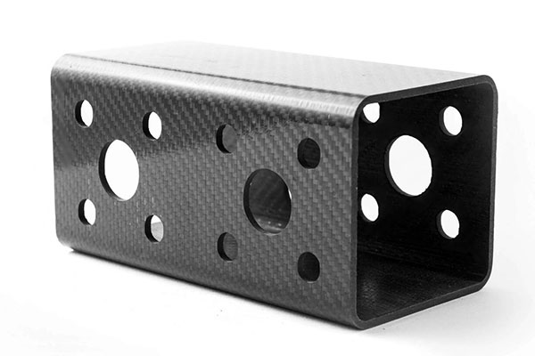 碳纤维配件是如何“炼”成的？揭秘非标零部件的诞生过程