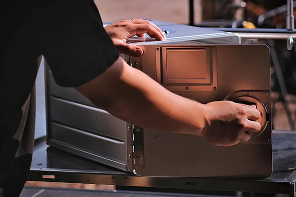 用ug环球登陆制作飞机储物箱是否值得？